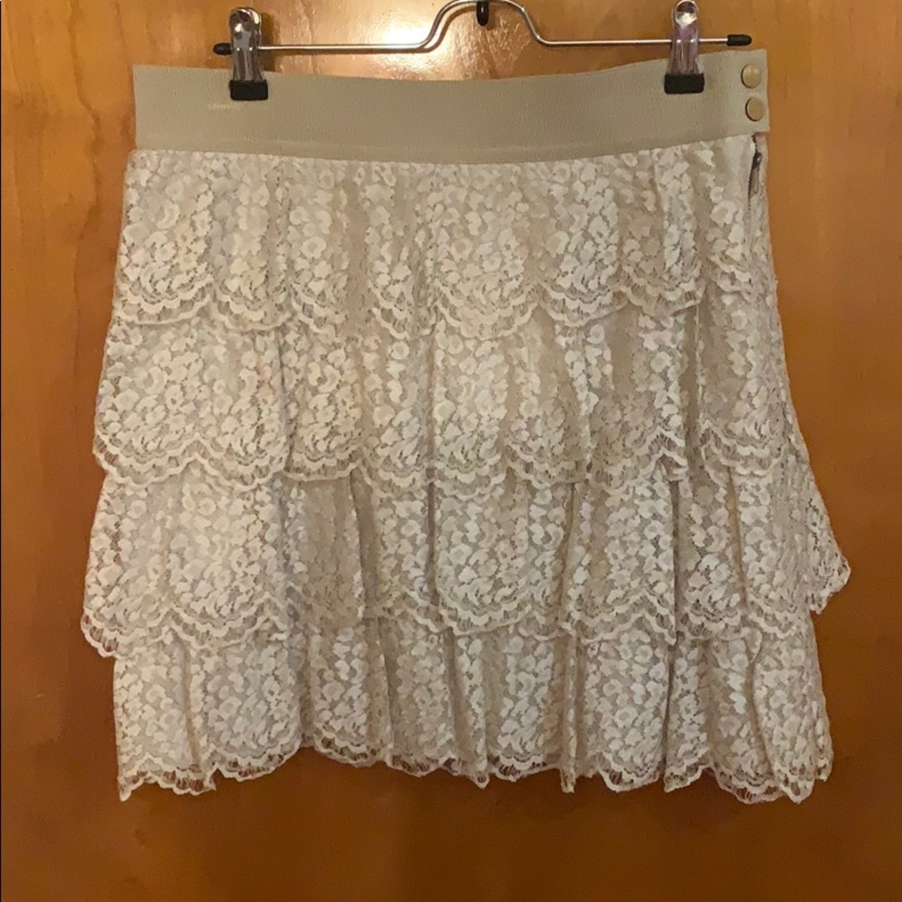 Tiered, lacy skirt